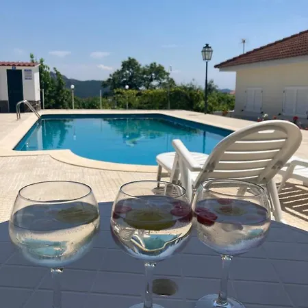 Semesterbostad Monte Cerejas